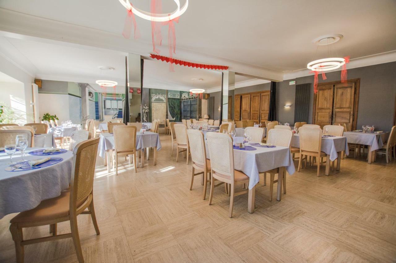 Hôtel Le Tivoli Vic-en-Bigorre Buitenkant foto